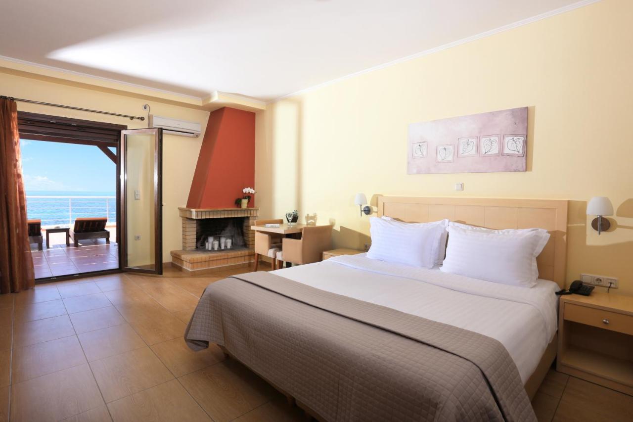 Faros Luxury Suites Маратополіс Екстер'єр фото