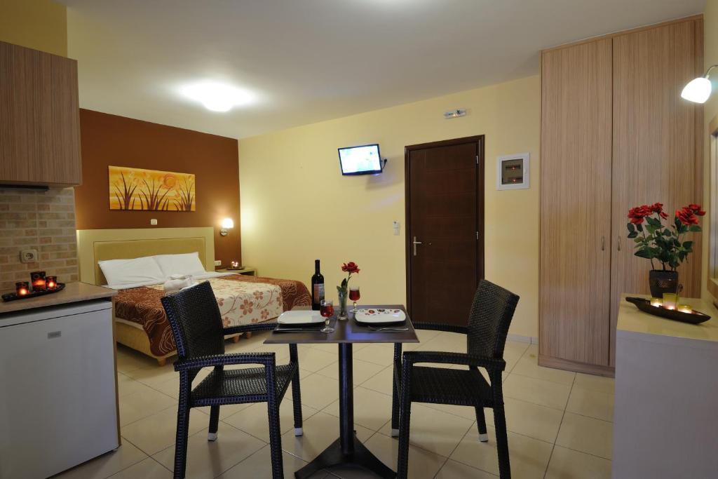 Faros Luxury Suites Маратополіс Екстер'єр фото